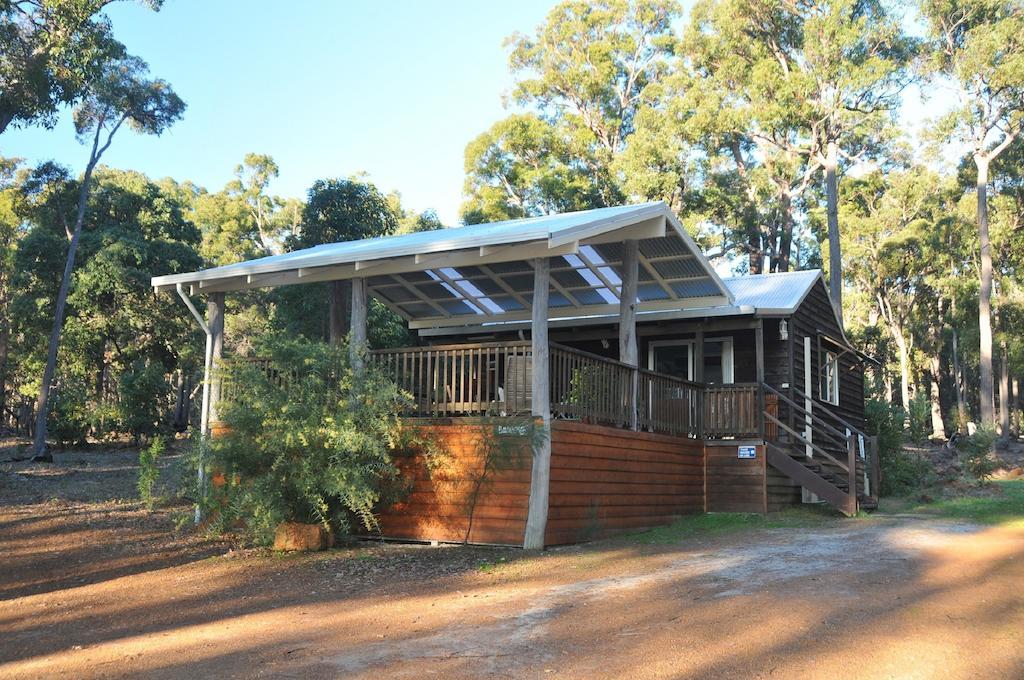 Jarrah Glen Cabins Нанъп Стая снимка
