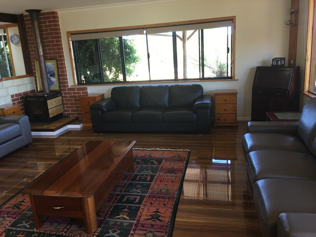Jarrah Glen Cabins Нанъп Екстериор снимка